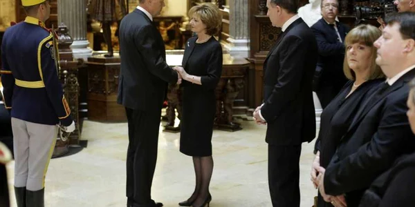 iohannis peles funeralii regina ana foto inquam octav ganea