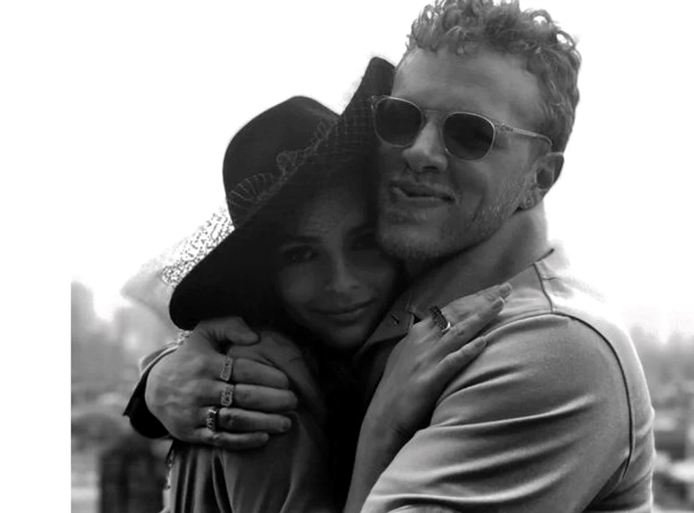 
    Sebastian Bear-McClard Emily Ratajkowski  se iubesc la nebunie  