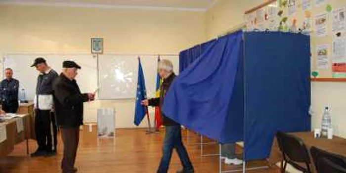 Aproape 2.000 de persoane au votat, până la ora 10.00, pe liste suplimentare