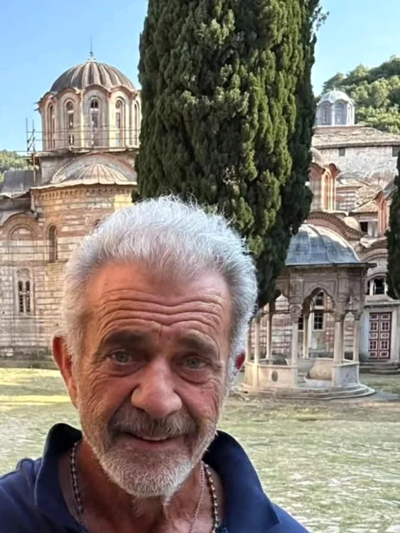 Mel Gibson se află din 27 iunie în pelerinaj la Muntele Athos 3 jpg