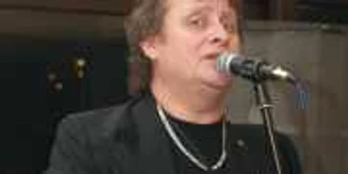 Tavi Bud, cântă în 17 decembrie pentru sătmăreni