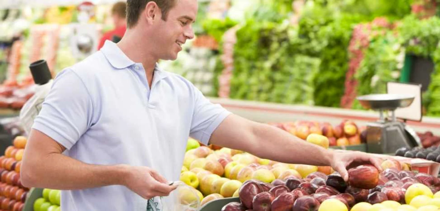 Fructele s-au scumpit în medie cu 13% în mai faţă de aprilie
