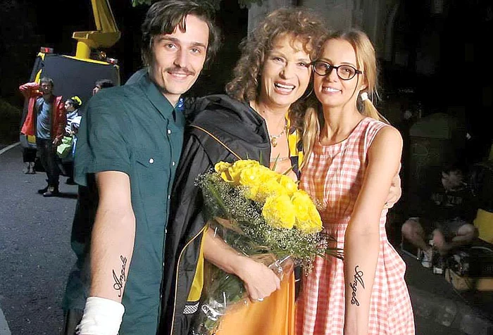 
    Angela Similea s-a simțit  perfect pe platourile de filmare,  alături de ceilalți actori   