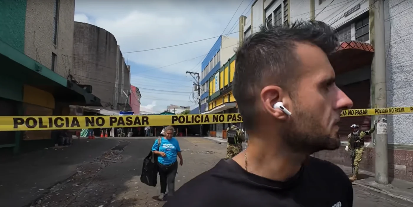 El Salvador este împânzit de poliție. FOTO: captura backpackyourlife
