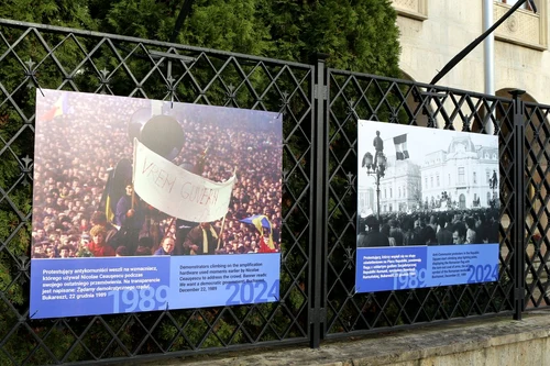 Revoluţia Română la 35 de ani – expoziție de fotografie în aer liber la Varșovia (© ICR)