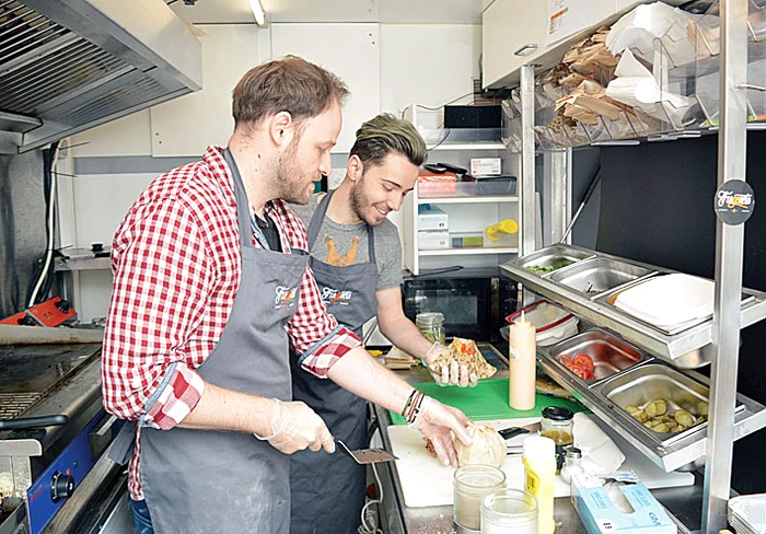 Printre clienţii solistei se numără şi un nepoţel din familie