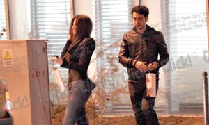 Deşi venise cu maşina  personală, la plecarea  de la petrecere, „Micul  Mozart” a luat un taxi (FOTOGRAFII: CEZAR) jpeg