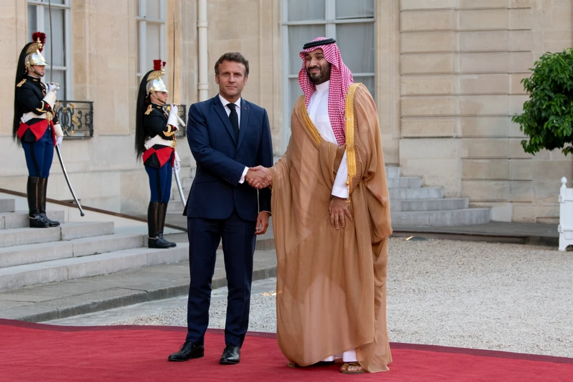 Emmanuel Macron (Franța) şi Mohammed bin Salman (Arabia Saudită) 
