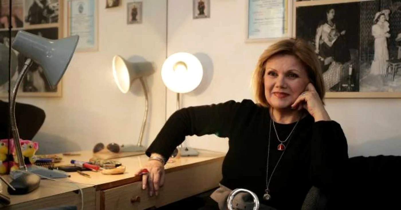 Nataşa Raab, în cabina de la Teatrul Naţional Marin Sorescu