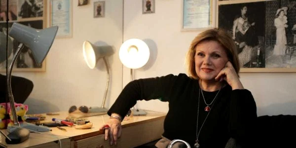 Nataşa Raab, în cabina de la Teatrul Naţional Marin Sorescu