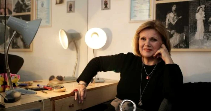 Nataşa Raab, în cabina de la Teatrul Naţional Marin Sorescu