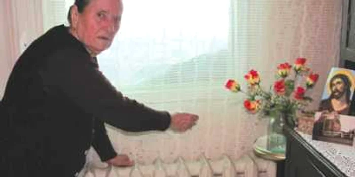 Elisabeta Bozormeny este nevoită să suporte frigul şi să se spele cu apă rece