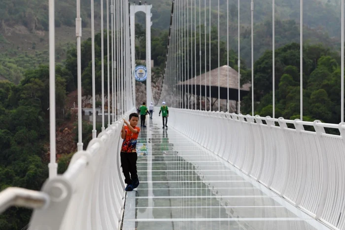 Pod de sticla Vietnam - Bach Long FOTO AFP