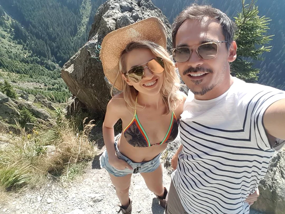 
    Răzvan Simion nu ratează nicio ocazie să se amuze pe seama iubitei saleFoto: Instagram  