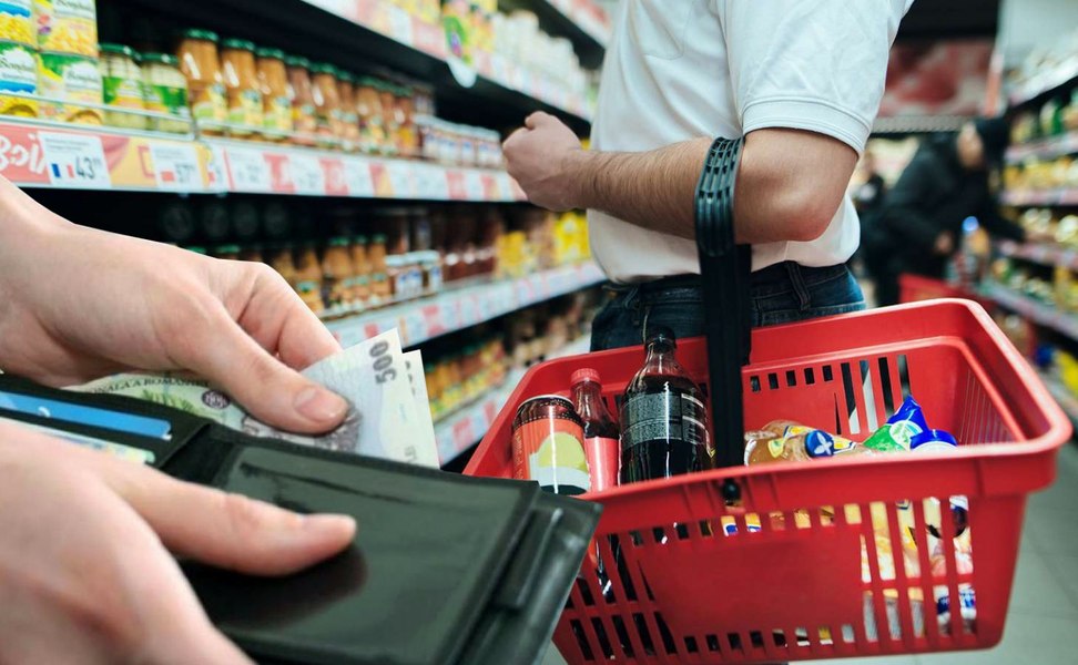 Greedflation sau inflația bazată pe lăcomie: Europa cântărește costurile înainte de alegeri