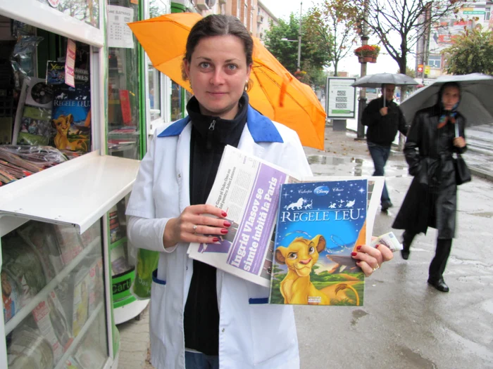 Maria Popa a cumpărat prima carte din noua colecţie