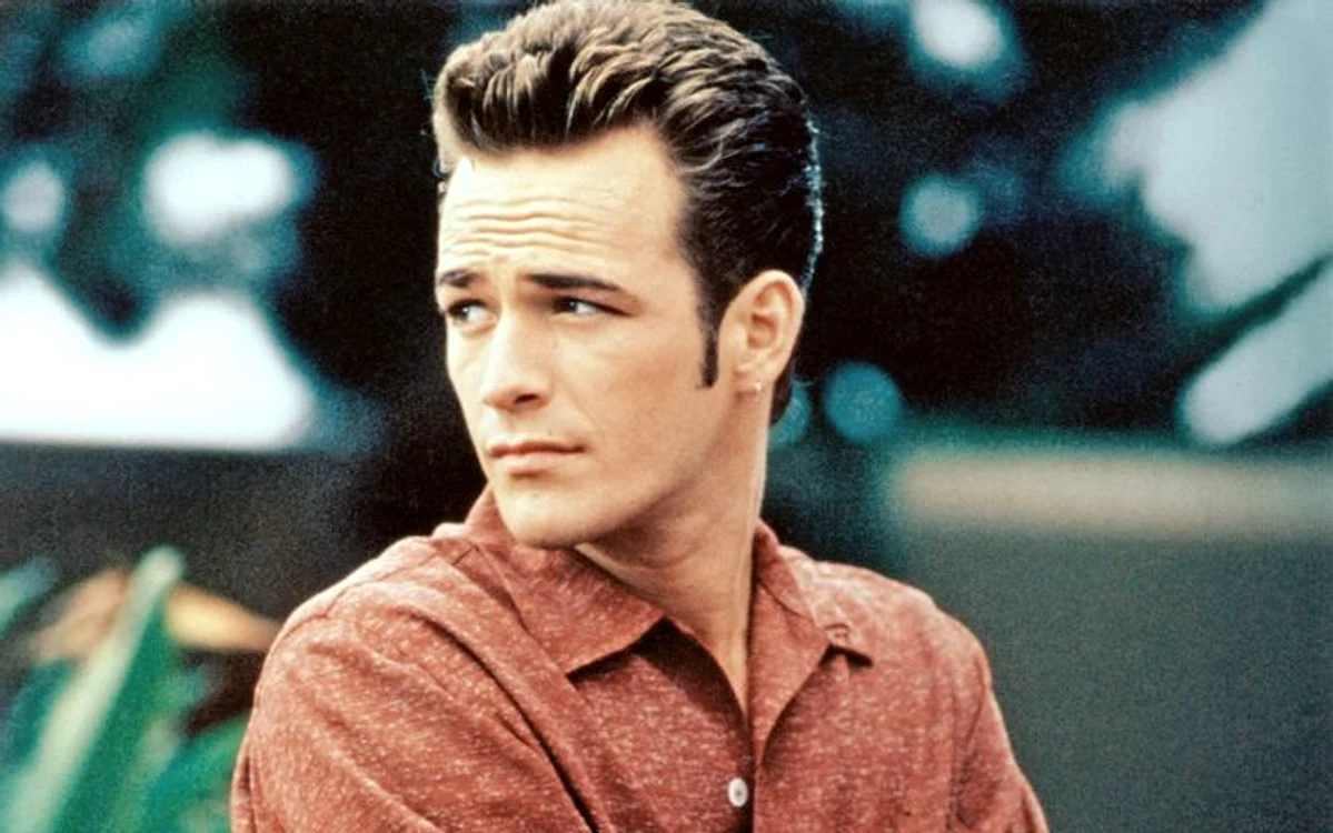 
    Actorul Luke Perry, când era Dylan din „Beverly Hills, 90210“   