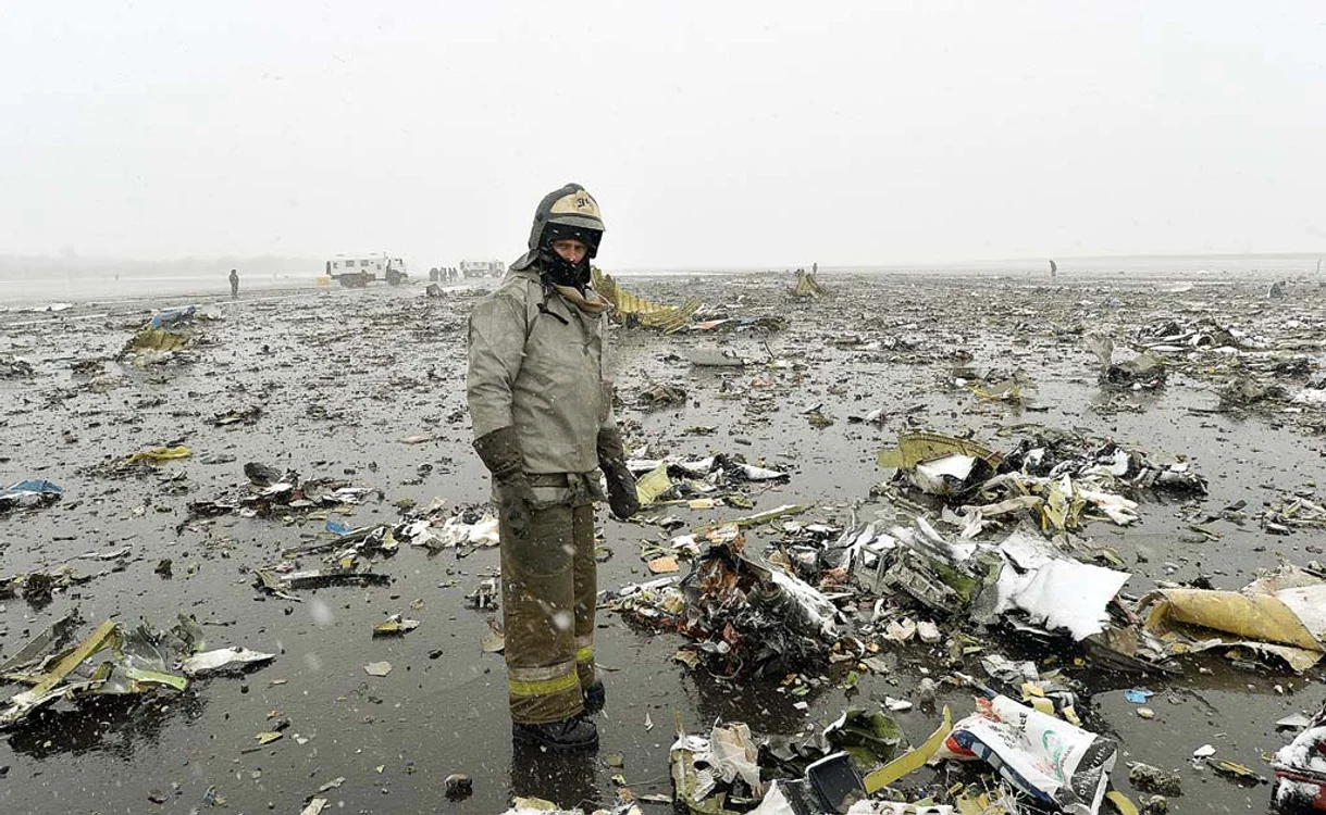 
    Un avion de tip Boeing 737-800 s-a făcut praf pe un aeroport din RusiaFoto: AP  