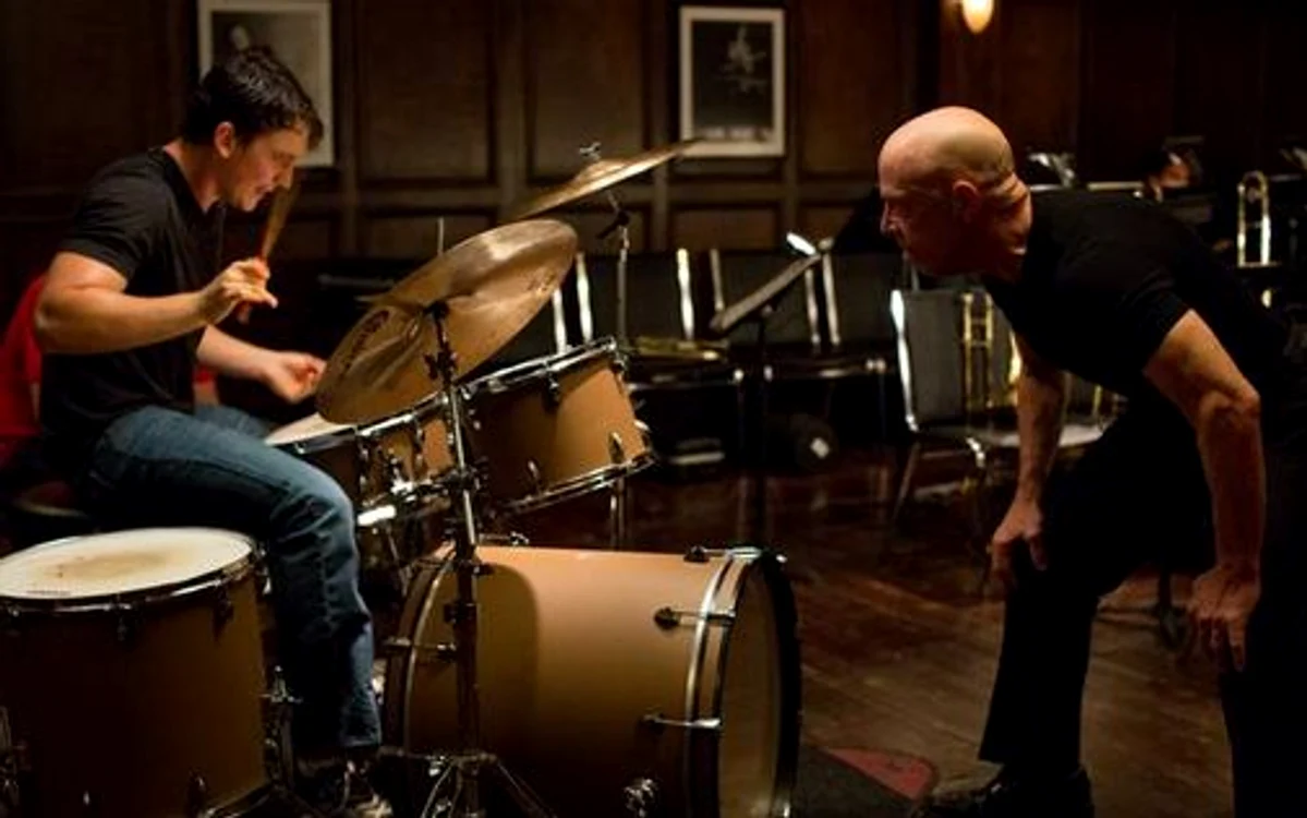 J.K Simmons, dreapta, în rolul profesorului sever din Whiplash