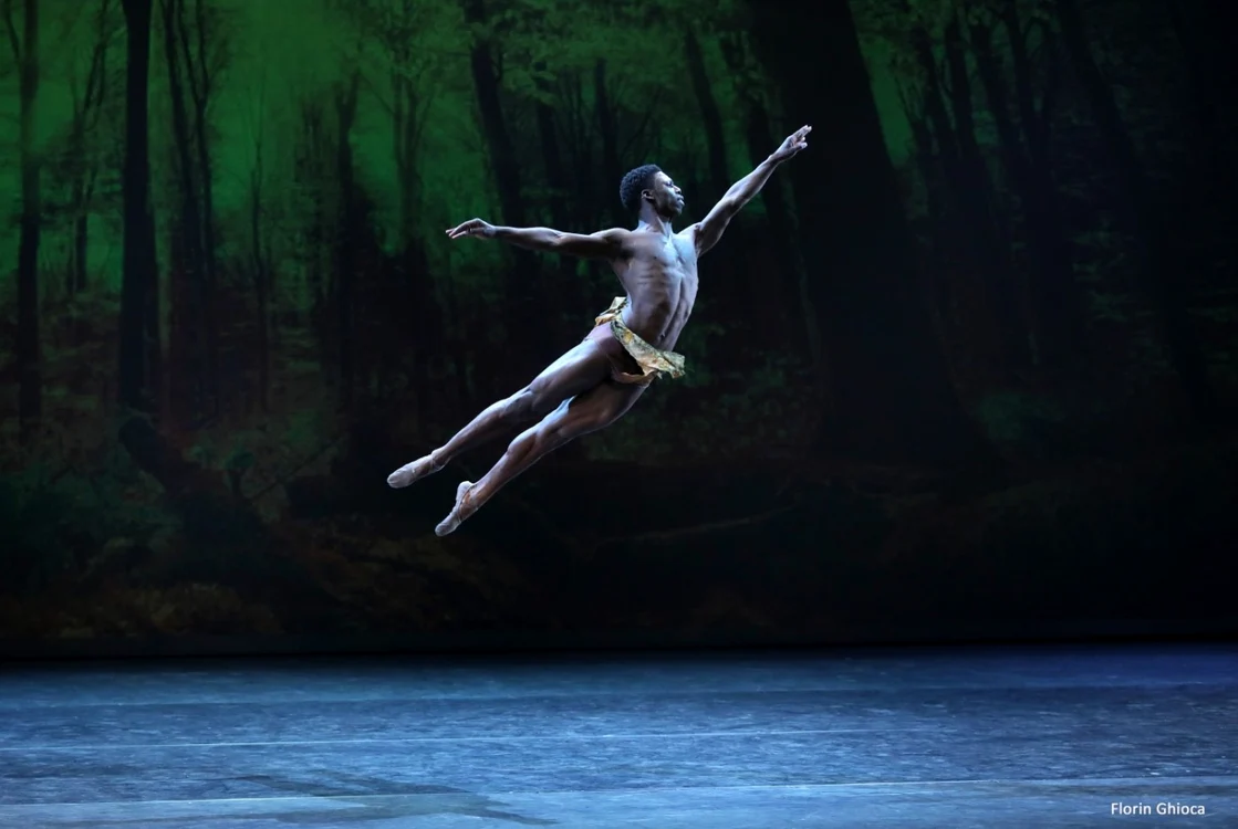 Balerinul american Brooklyn Mack, în Gala de Balet „Carmen Sylva", a  încântat publicul luni seară, la Teatrul Naţional                                           Fotografii: Florin Ghioca/ Vlad Eftenie