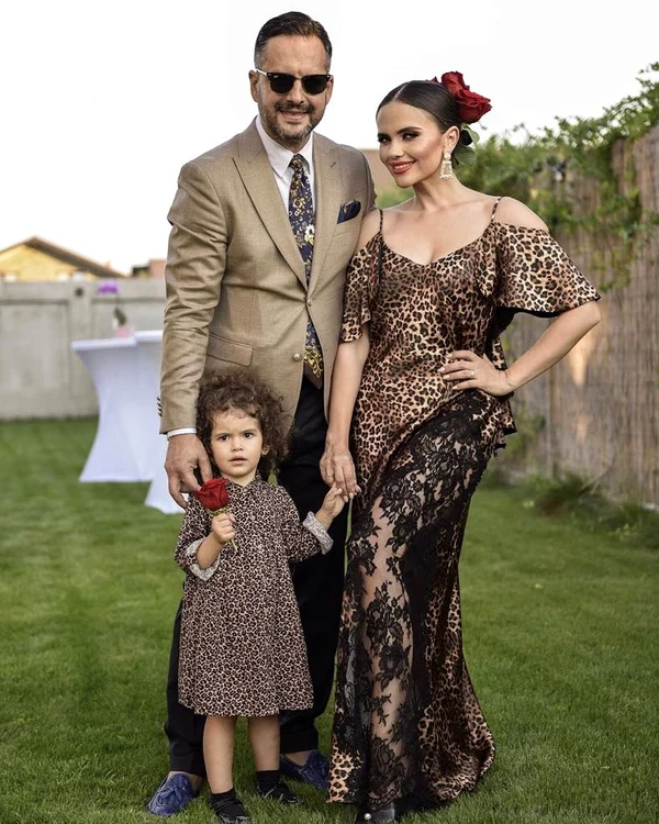 Cristina Şişcanu, Mădălin Ionescu şi fetiţa lor Petra