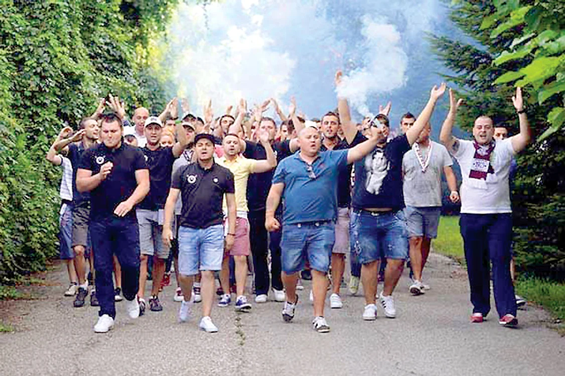 
    Feroviarii sunt bucuroşi că FIFA le-a confirmat promovarea în prima ligăFoto Click!  