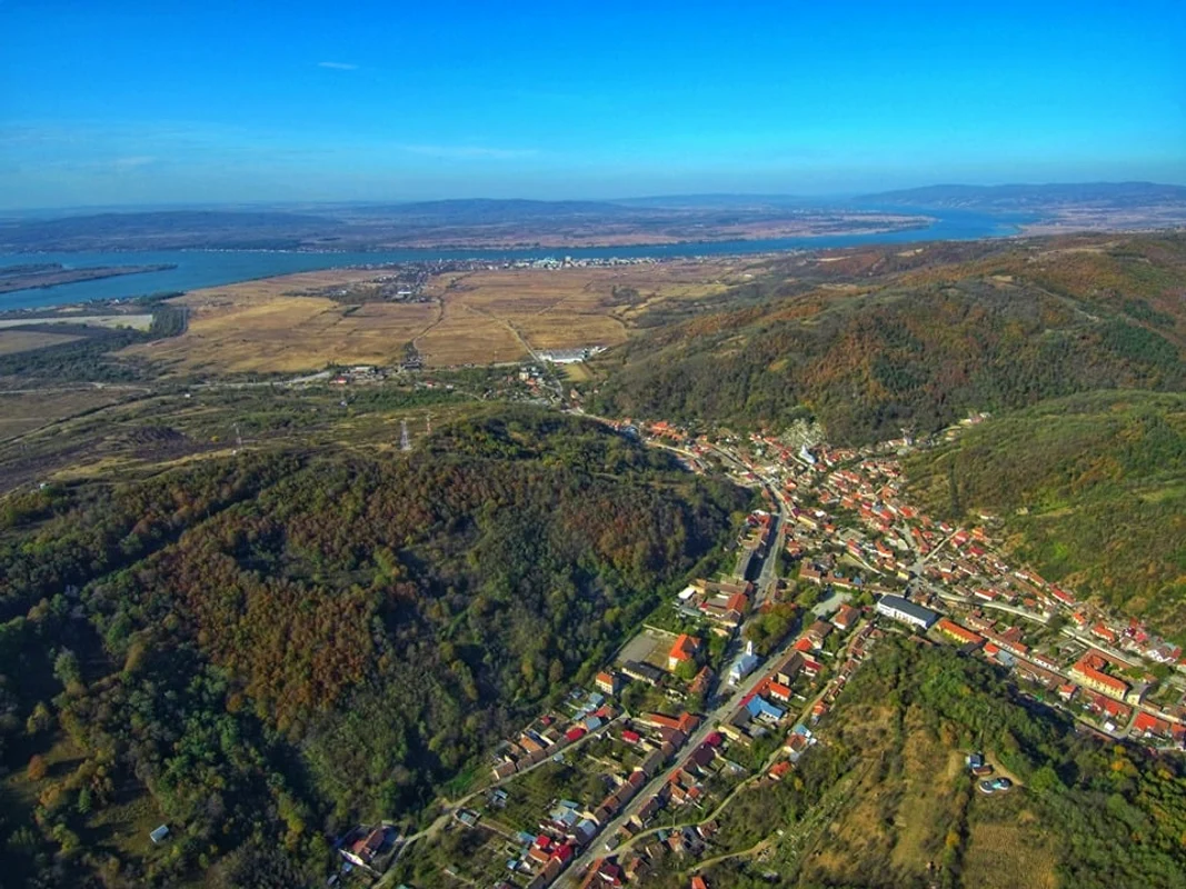 Moldova Noua Foto Centrul de Informare turistică Moldova Noua jpg