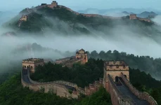 Pietre din Marele Zid Chinezesc, folosite la construirea unor adăposturi pentru porci jpeg