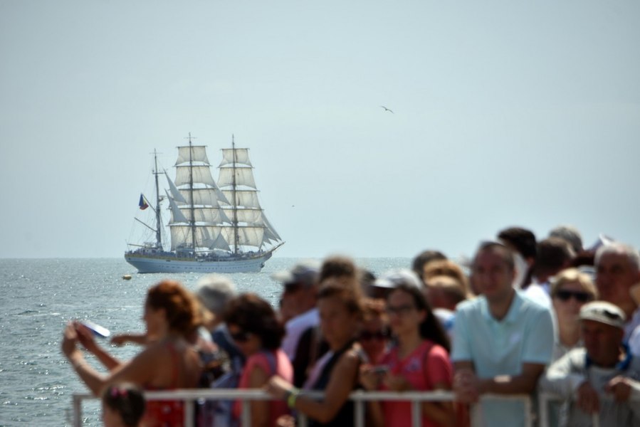 Spectacol pe apă, în aer și pe uscat. Programul complet al evenimentelor de Ziua Marinei 