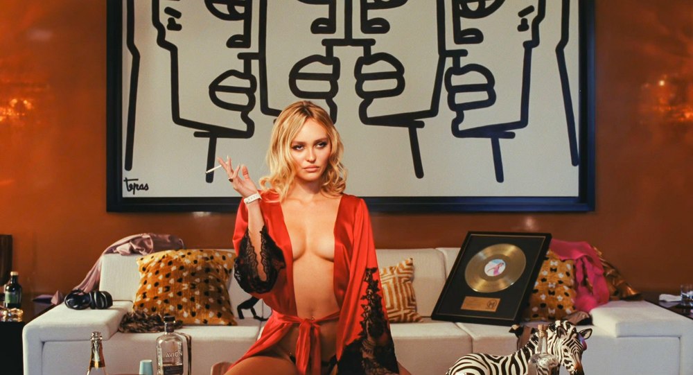 „Cel mai prost serial al anului“: „Otrăvitor precum cancerul, vândut de corporatiști cinici“ FOTO VIDEO
