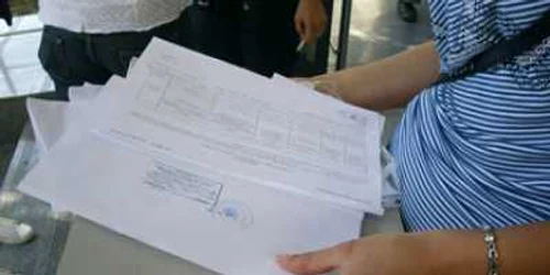 Bacău: Notarii, scoşi din criză de viitorii studenţi