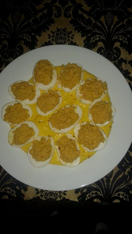 
    Ouă umplute în stil canadian  