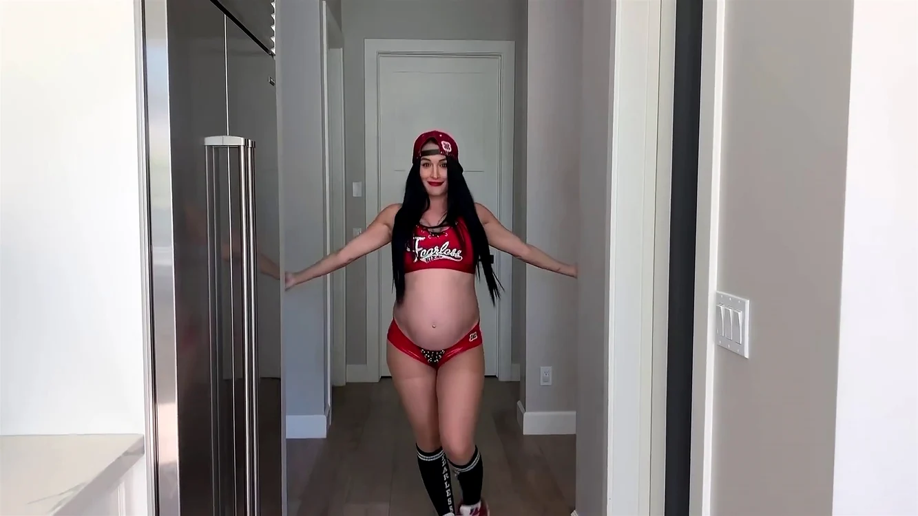 Nikki va naşte în luna august