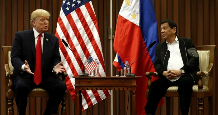 Intrevedere intre Donald Trump si Rodrigo Duterte in marja summitului ASEAN 2017 de la Manila FOTO EPA/ EFE