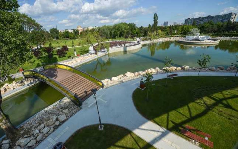 Festival al florilor în apropierea serelor din Parcul Drumul Taberei