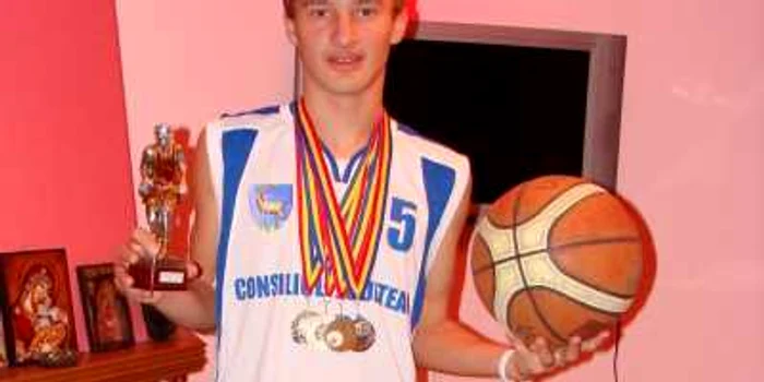 Adrian Vlad este o speranţă a baschetului românesc