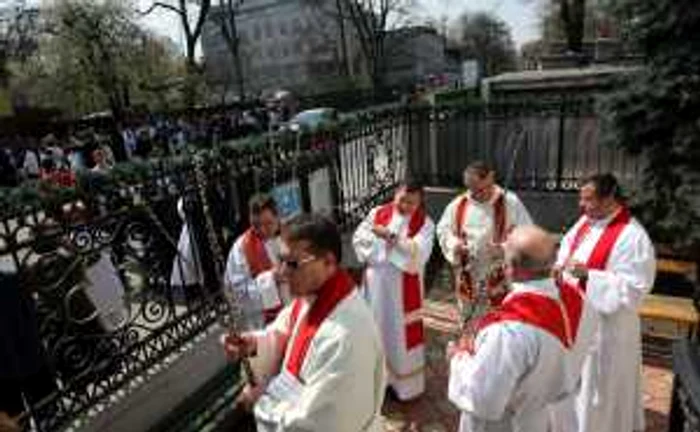 Preoţii vor purta ramuri de salcie. FOTO: Arhivă