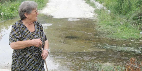 Localnicii  stau cu ochii  pe saramură