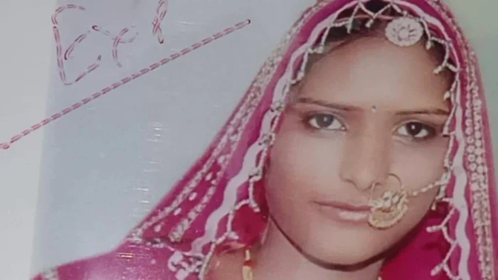O femeie din India, arsă de vie din cauza culorii pielii FOTO: X