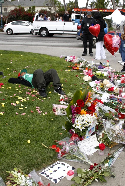 faniwhitneyrtr2xt4l jpeg