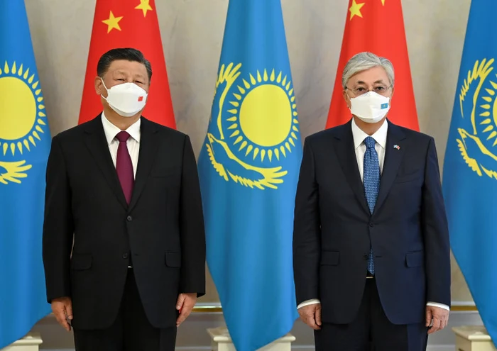 Președintele kazah s-a întâlnit cu președintele chinez Xi Jinping ieri, în Kazahstan FOTO akorda.kz