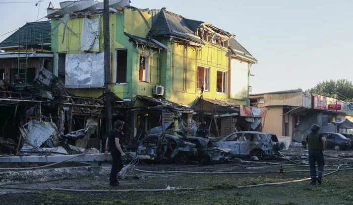 Rușii au lansat două rachete asupra orașului Vilniansk din regiunea Zaporojie FOTO EPA-EFE