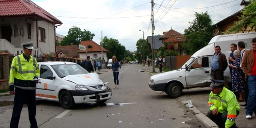 Poliţiştii au stabilit că victima a traversat fără să se asigure (arhivă)