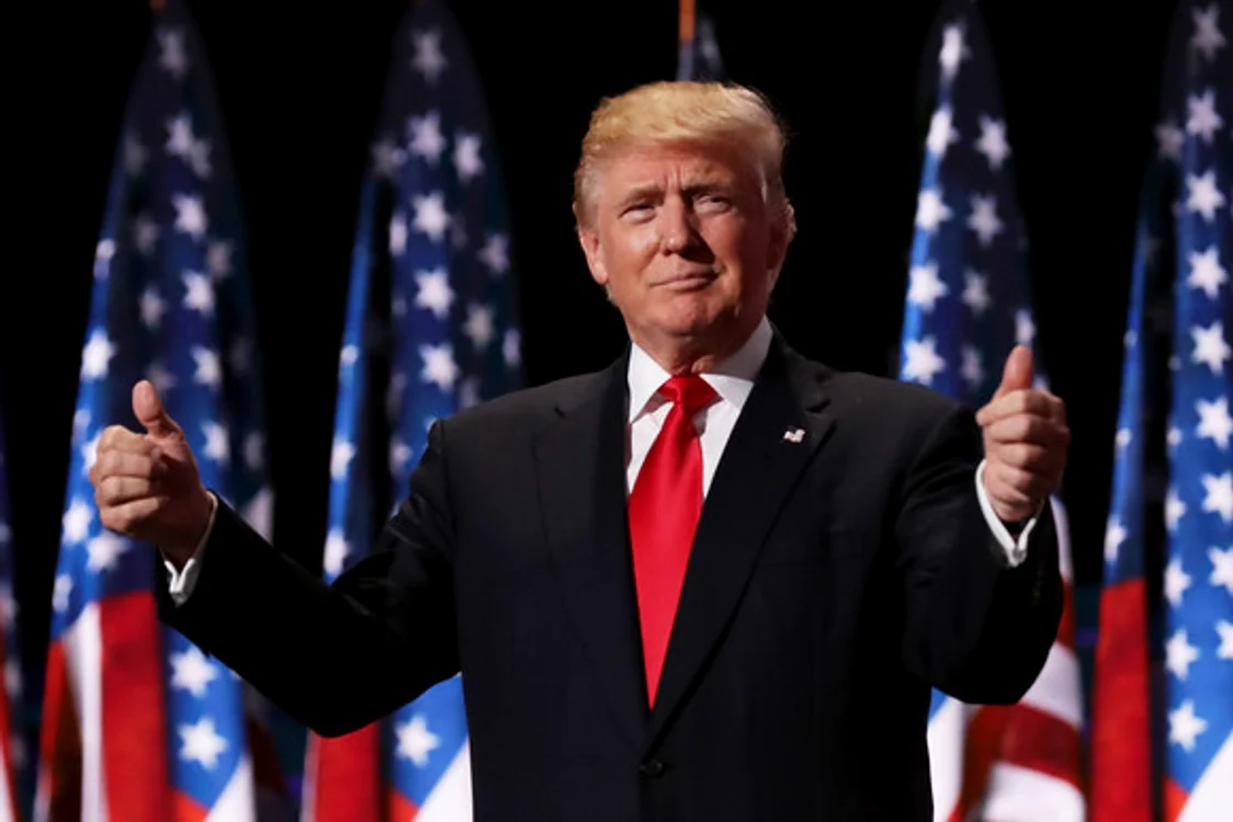 Donald Trump a sugerat că ingerarea de dezinfectant sau injectarea lui ar avea succes în lupta cu coronavirusul 