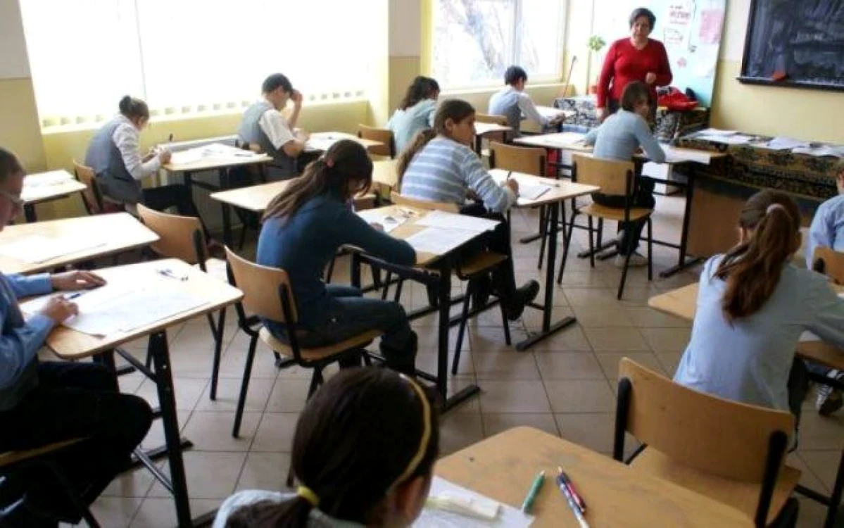 elevi care dau examen 