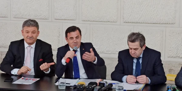 Ministrul Dezvoltării a semnat la Alba Iulia contracte de peste 40 de milioane de euro