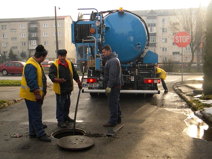 Lucrătorii Aquabis au intervenit azi la ora 10.00 pe strada Crişan