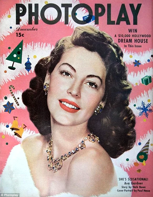 Ava Gardner, pe coperta revistei Photoplay din decembrie 1944