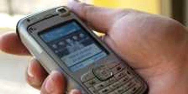 Înşelăciunile prin telefon devin tot mai dese Foto: Alex Policală