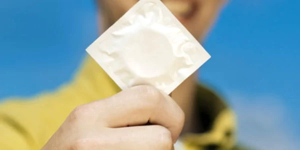 Puştii de 12 ani au prezervative pe măsura lor